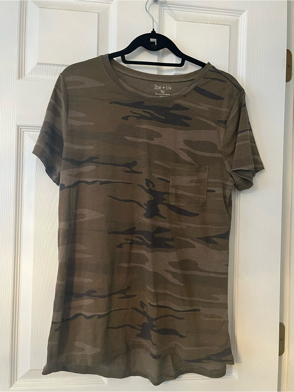 Zoe + Liv womens Camo Short-Sleeve Pocket Tee - Olive Green